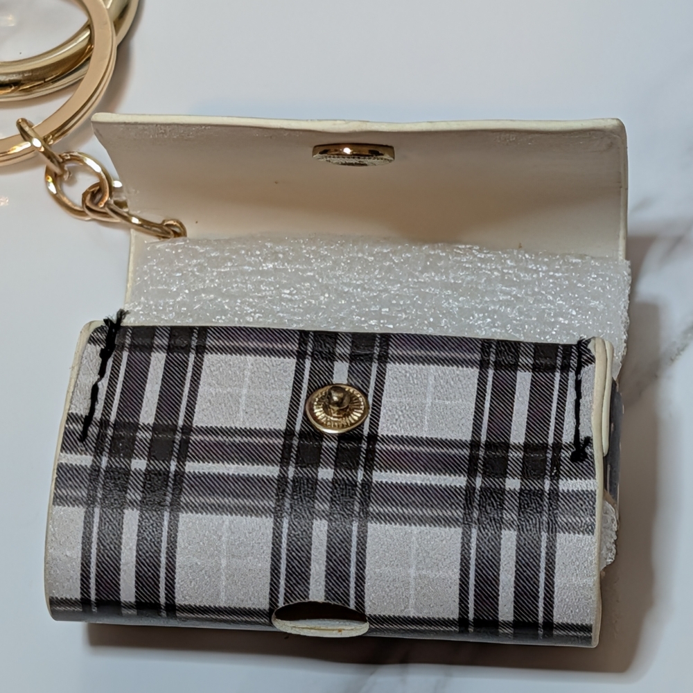 Plaid Keychain Earbud Case - Picture 4 of 4